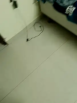 nick05inch online show from October 31, 2025, 1:01 pm