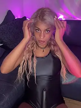 AlyssaHottv  online show from January 8, 2025, 11:30 pm