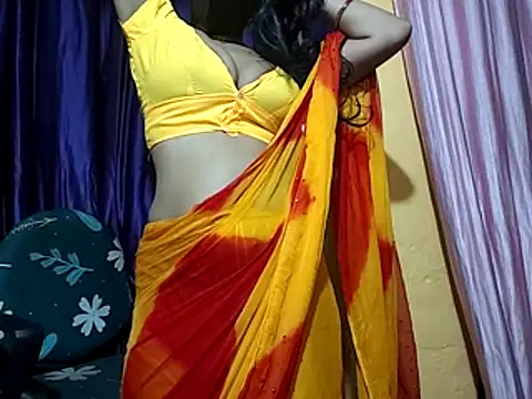 poojaxxx65 online show from February 21, 2026, 12:11 am