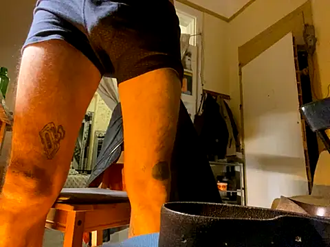 Snapshot of otikatseikaip3r chatting on October 12, 2025, 11:48 pm otikatseikaip3r online show from October 12, 2025, 11:48 pm