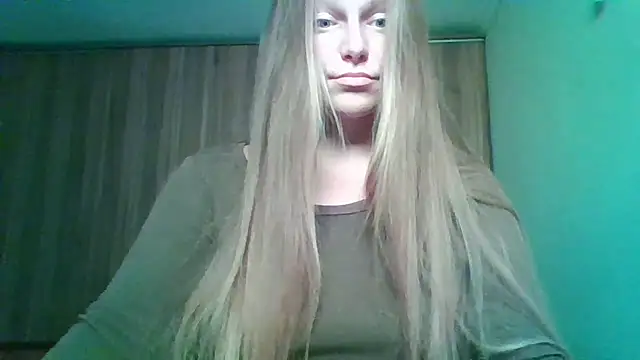 Evasapples online show from September 28, 2025, 3:06 pm