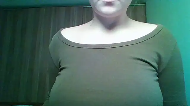 Evasapples online show from November 23, 2025, 5:13 pm