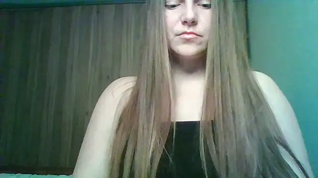 Evasapples online show from May 24, 2026, 8:03 pm