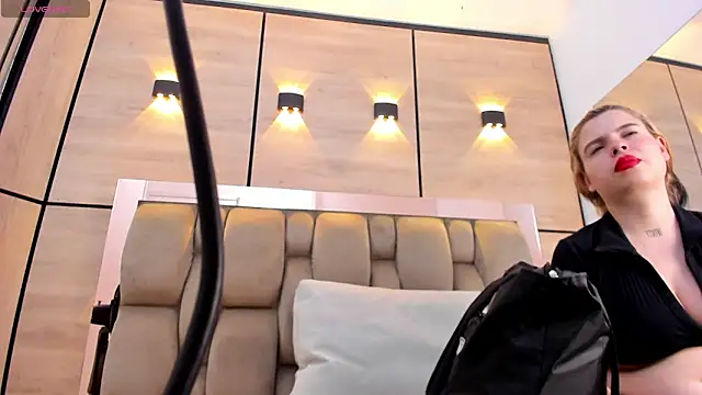 dorothy vegga online show from November 8, 2025, 4:01 am