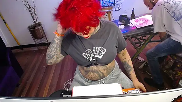 Snapshot of tatouagendecouple chatting on November 21, 2025, 6:45 am tatouagendecouple online show from November 21, 2025, 6:45 am