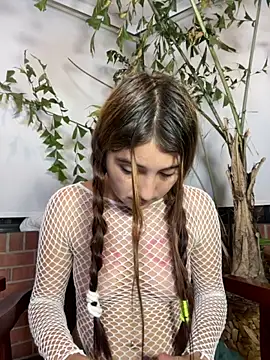 Snapshot of Matilda_russoo chatting on October 12, 2025, 2:10 am Matilda russoo online show from October 12, 2025, 2:10 am