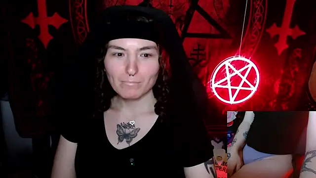 BrandiWRLD 999 online show from October 5, 2025, 8:18 pm