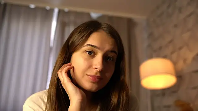 elisa moon online show from May 25, 2026, 10:54 am