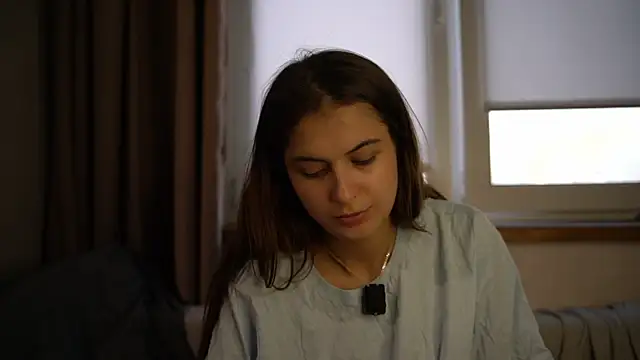 elisa moon online show from July 10, 2026, 4:42 pm