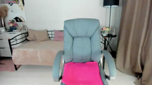 Snapshot of I_D_A chatting on January 31, 2025, 1:11 am I D A online show from January 31, 2025, 1:11 am