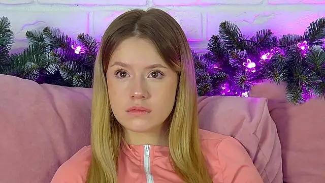 MilanaBalmain online show from December 22, 2025, 4:31 am