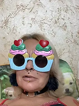 Snapshot of Gardener_of_Illusions chatting on June 22, 2026, 2:46 am Gardener of Illusions online show from June 22, 2026, 2:46 am