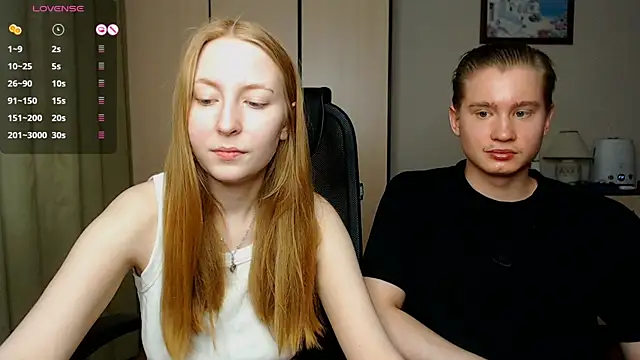 Snapshot of AliceStoneJhonyStone chatting on February 16, 2025, 10:10 am AliceStoneJhonyStone online show from February 16, 2025, 10:10 am
