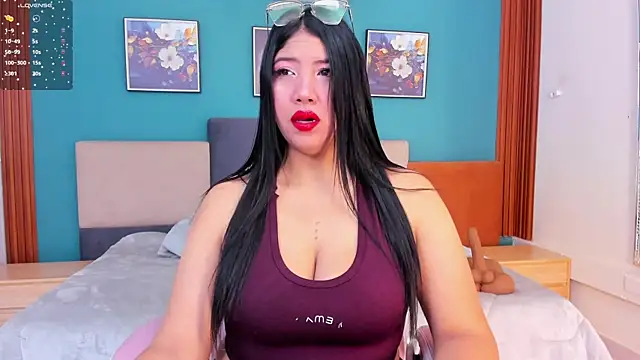 Snapshot of estrella_bigboobs14 chatting on July 3, 2026, 2:18 am estrella bigboobs14 online show from July 3, 2026, 2:18 am