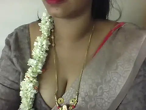 Snapshot of Sexy-Shalinii chatting on May 29, 2026, 2:26 pm Sexy-Shalinii online show from May 29, 2026, 2:26 pm