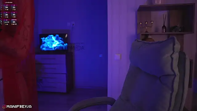 ManiFreyja online show from December 11, 2024, 8:39 pm