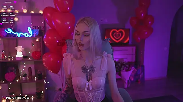 ManiFreyja online show from February 14, 2025, 7:54 pm