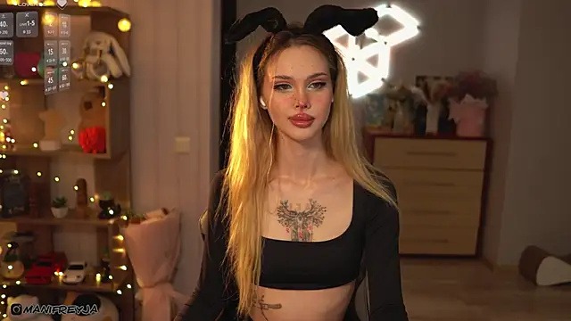 ManiFreyja online show from October 9, 2025, 9:13 pm