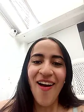 Mia Fischer online show from October 7, 2025, 7:11 pm