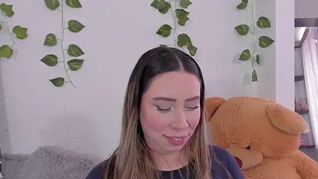 JanneKim online show from October 5, 2025, 6:28 pm