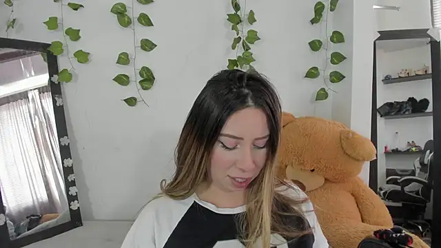 JanneKim online show from October 16, 2025, 8:10 pm