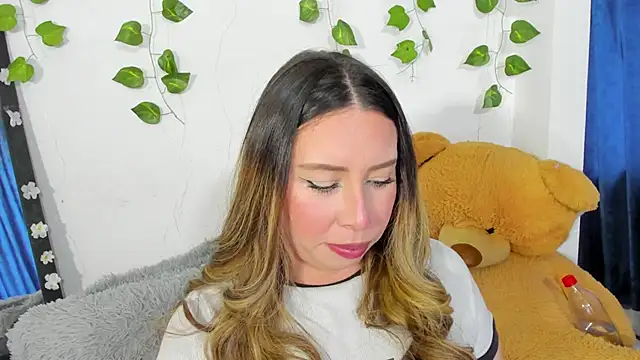 JanneKim online show from November 27, 2025, 7:16 pm