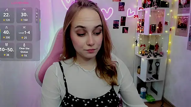 Snapshot of LianaBright chatting on February 7, 2026, 2:15 am LianaBright online show from February 7, 2026, 2:15 am