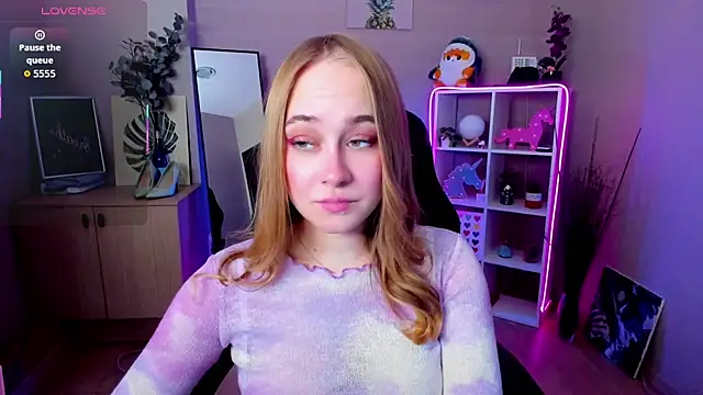 Snapshot of LianaBright chatting on February 14, 2026, 2:19 am LianaBright online show from February 14, 2026, 2:19 am