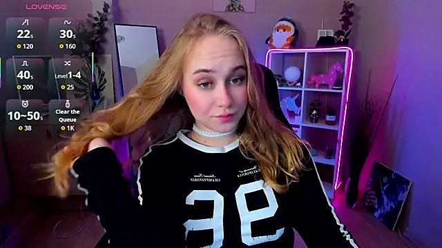 Snapshot of LianaBright chatting on February 15, 2026, 2:41 am LianaBright online show from February 15, 2026, 2:41 am