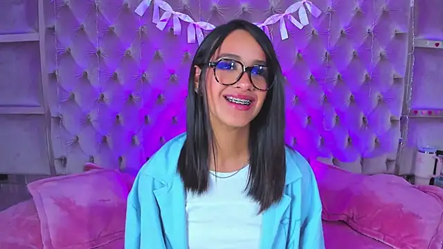 Snapshot of Harii_02 chatting on March 8, 2025, 7:38 am Harii 02 online show from March 8, 2025, 7:38 am