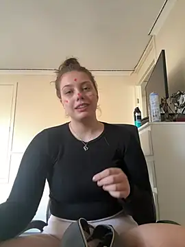 Krystal Tx online show from March 19, 2025, 11:39 am