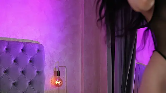 LucyWilow online show from January 12, 2026, 4:29 am