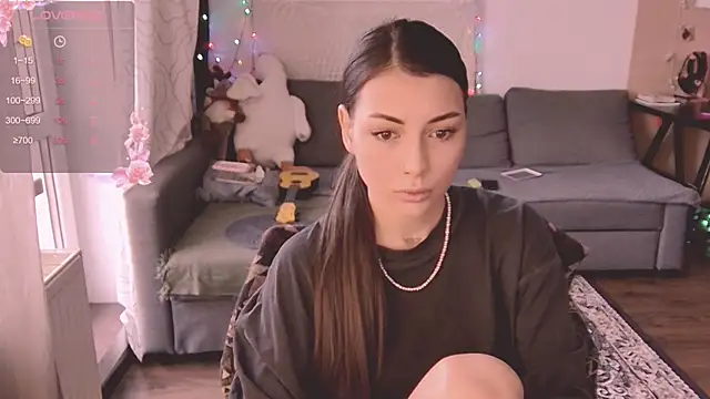 valorant girl online show from March 3, 2025, 1:09 pm