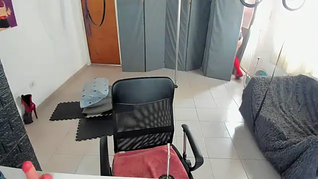 Snapshot of jessiburningheels chatting on February 1, 2025, 11:10 am jessiburningheels online show from February 1, 2025, 11:10 am