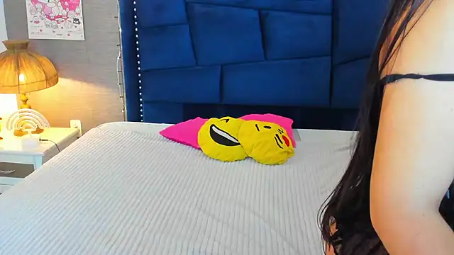 MaiteFlores online show from June 23, 2026, 1:31 pm
