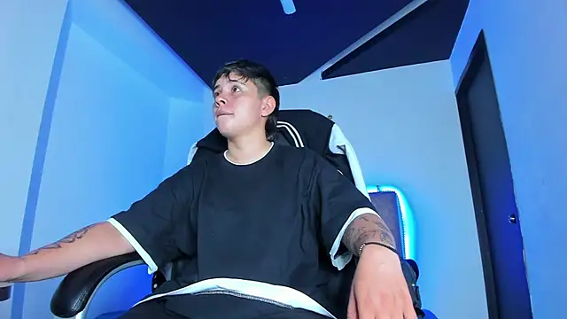 Snapshot of AbbySmiitth_ chatting on January 12, 2025, 5:22 pm AbbySmiitth online show from January 12, 2025, 5:22 pm