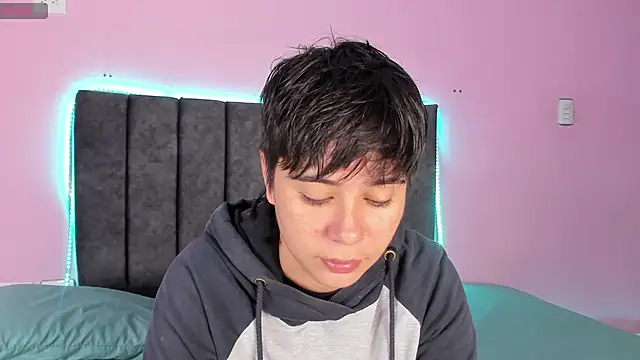 Snapshot of AbbySmiitth_ chatting on February 12, 2025, 12:12 pm AbbySmiitth online show from February 12, 2025, 12:12 pm