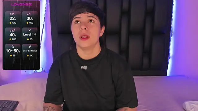 Snapshot of AbbySmiitth_ chatting on February 19, 2025, 12:11 pm AbbySmiitth online show from February 19, 2025, 12:11 pm