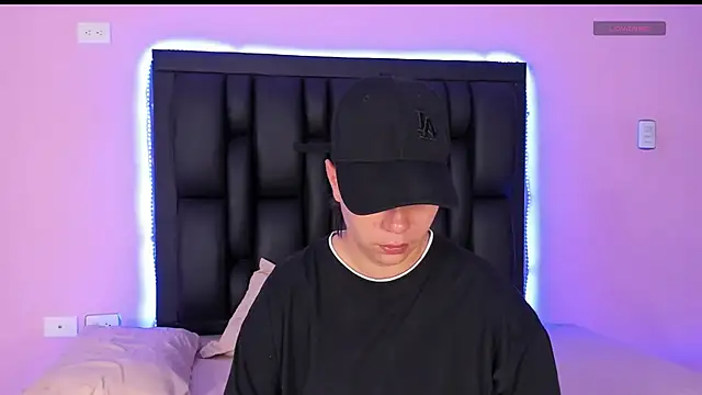 Snapshot of AbbySmiitth_ chatting on February 25, 2025, 12:34 pm AbbySmiitth online show from February 25, 2025, 12:34 pm