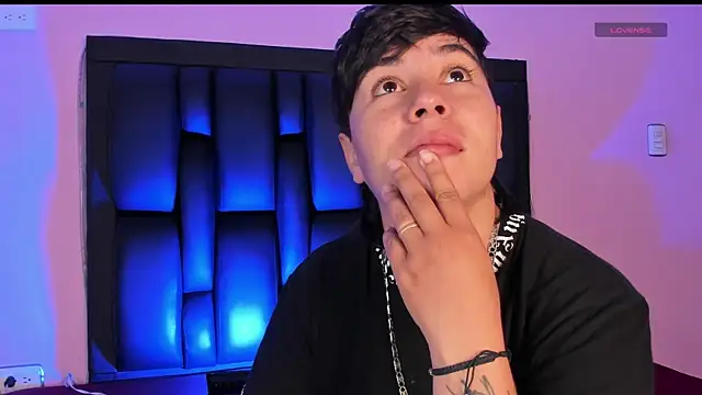 Snapshot of AbbySmiitth_ chatting on March 10, 2025, 12:26 pm AbbySmiitth online show from March 10, 2025, 12:26 pm