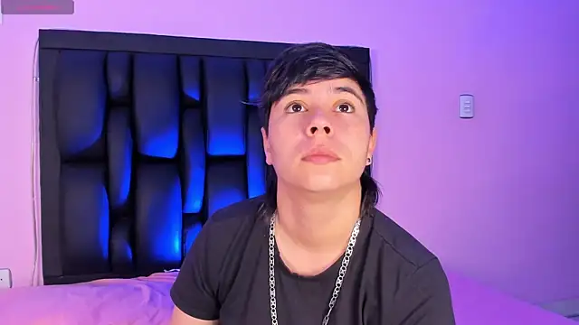 Snapshot of AbbySmiitth_ chatting on March 21, 2025, 12:17 pm AbbySmiitth online show from March 21, 2025, 12:17 pm