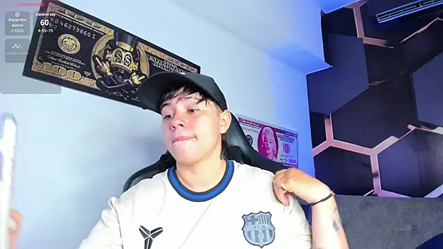 Snapshot of AbbySmiitth_ chatting on October 14, 2025, 7:03 pm AbbySmiitth online show from October 14, 2025, 7:03 pm