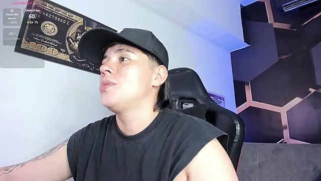 Snapshot of AbbySmiitth_ chatting on October 15, 2025, 7:47 pm AbbySmiitth online show from October 15, 2025, 7:47 pm