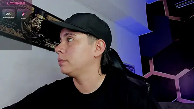 Snapshot of AbbySmiitth_ chatting on October 17, 2025, 11:29 pm AbbySmiitth online show from October 17, 2025, 11:29 pm