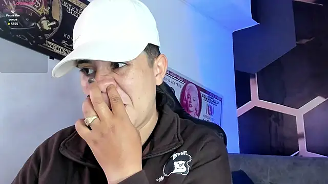 AbbySmiitth  online show from November 12, 2025, 7:35 pm