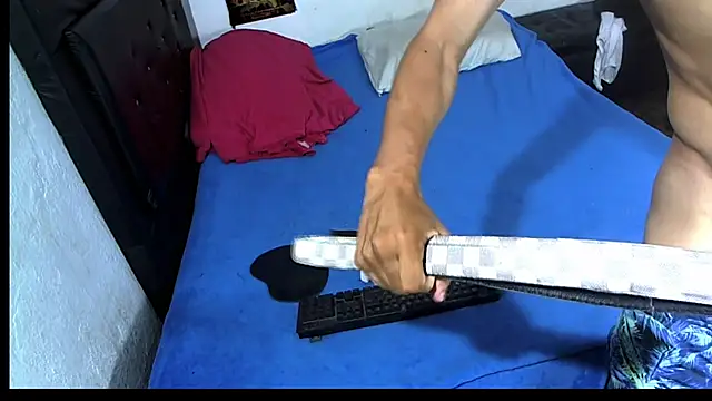 Snapshot of badssboys_always chatting on January 15, 2025, 8:09 am badssboys always online show from January 15, 2025, 8:09 am