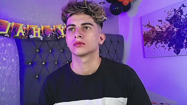 MrWilliseo online show from October 14, 2025, 7:58 pm