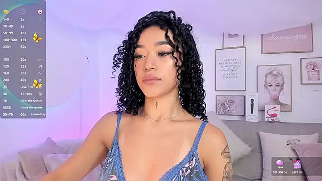 Crystal Dluna online show from January 18, 2025, 12:26 pm