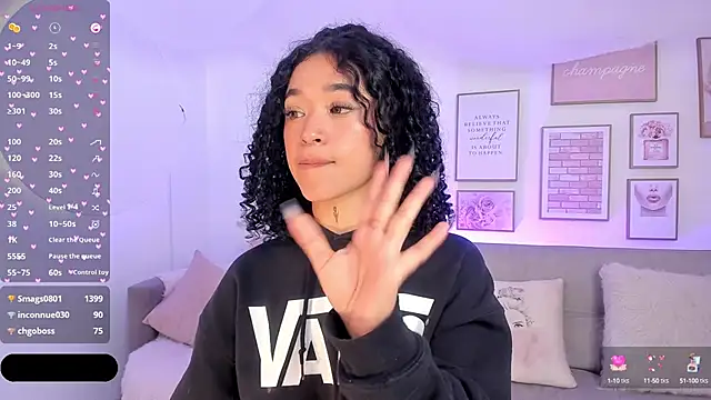 Crystal Dluna online show from January 23, 2025, 6:35 pm