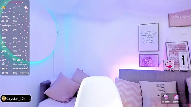 Crystal Dluna online show from January 24, 2025, 12:41 pm